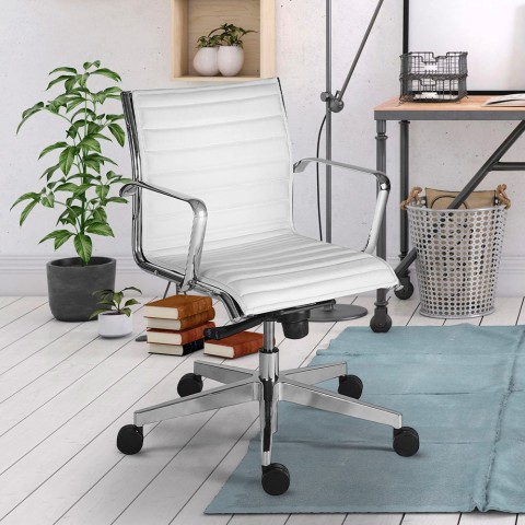 Niskie ergonomiczne krzesło biurowe z białej imitacji skóry Stylo LWE