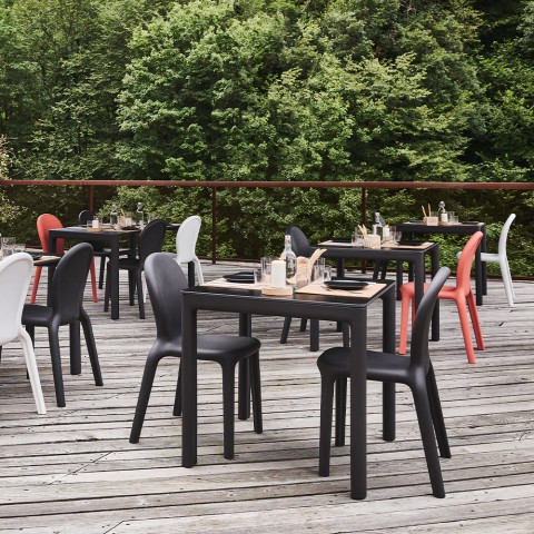 2x krzesła z polietylenu jadalnia restauracja nowoczesny design Chloé