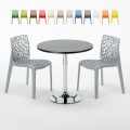 Czarny okrągły stolik 70x70 cm z 2 kolorowymi krzesłami Gruvyer Cosmopolitan Promocja