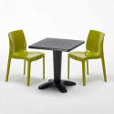 Czarny kwadratowy stolik 70x70 cm z 2 kolorowymi krzesłami Ice Aia Środki