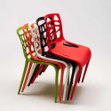 Czarny okrągły stolik 70x70 cm z 2 kolorowymi krzesłami Gelateria Cosmopolitan 
