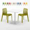 Biały kwadratowy stolik 70x70 cm z 2 kolorowymi krzesłami Gruvyer Meringue Promocja