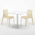 Biały kwadratowy stolik 70x70 cm z 2 kolorowymi krzesłami Gruvyer Meringue 