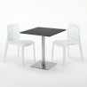 Czarny kwadratowy stolik 70x70 cm z 2 kolorowymi krzesłami Gruvyer Rum Raisin 
