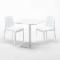 Biały kwadratowy stolik 70x70 cm z 2 kolorowymi krzesłami Ice Meringue Środki