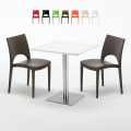 Biały kwadratowy stolik kawowy 70x70 cm ze stalową podstawą i 2 kolorowymi krzesłami Paris Strawberry Promocja