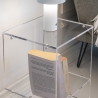 Stolik kawowy z przezroczystego plexi design 29x32x45 cm Contigo Katalog