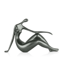 Nowoczesna rzeźba z żywicy imitująca metal, figura kobieca Bela-M Wybór