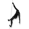 Nowoczesna figurka ścienna z lakierowanej żywicy wspinacz Bata-L Oferta