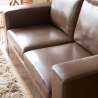 Klasyczna sofa do salonu 2-osobowa z brązowej skóry ekologicznej Momo Model