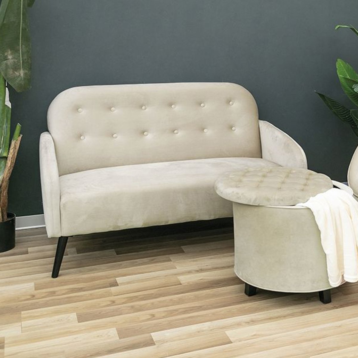 Sofa 2-osobowa z tkaniny o efekcie vintage weluru w kolorze taupe Zelto Promocja Sofa 2-osobowa z tkaniny o efekcie vintage weluru w kolorze taupe Zelto Promocja