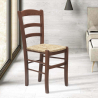 Drewniane krzesło z siedziskiem ze słomy 