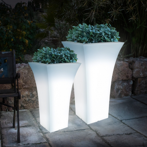 Wysoki nowoczesny wazon ogrodowy z zestawem oświetlenia Patio